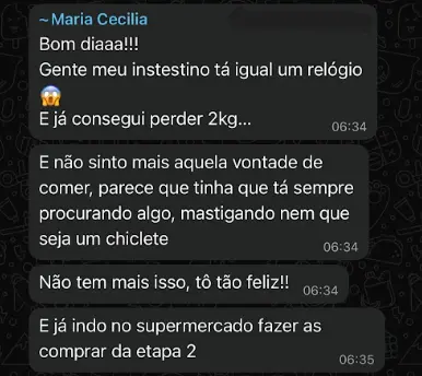 Mensagem de participante relatando melhora no intestino, menos compulsão e perda de dois quilos